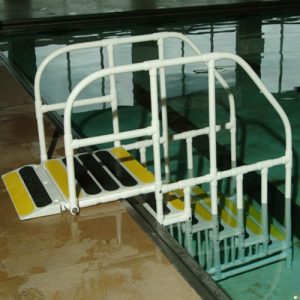 Aqua Trek Pool Ladder : AQ4000 4-Tread Pool Ladder